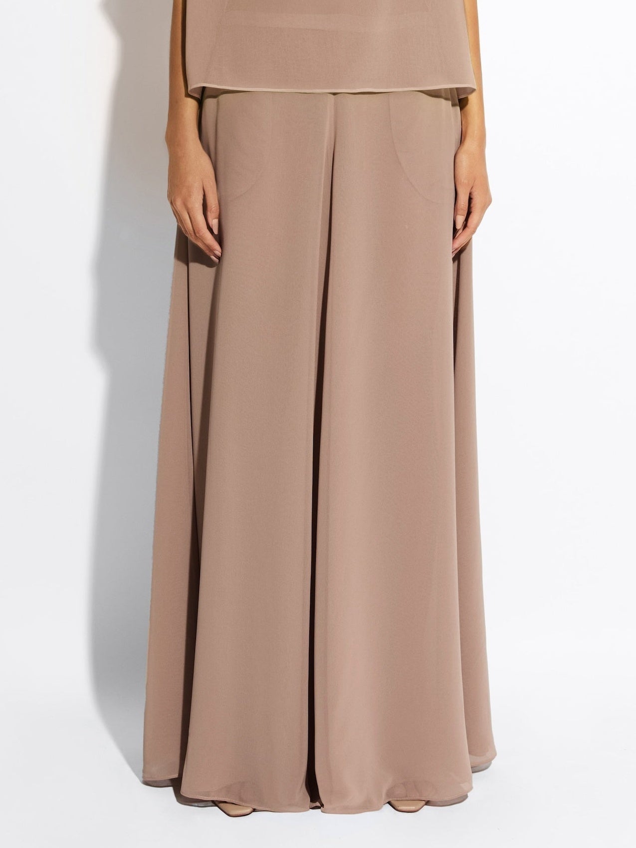 Lightweight Wide Leg Pant With Pockets