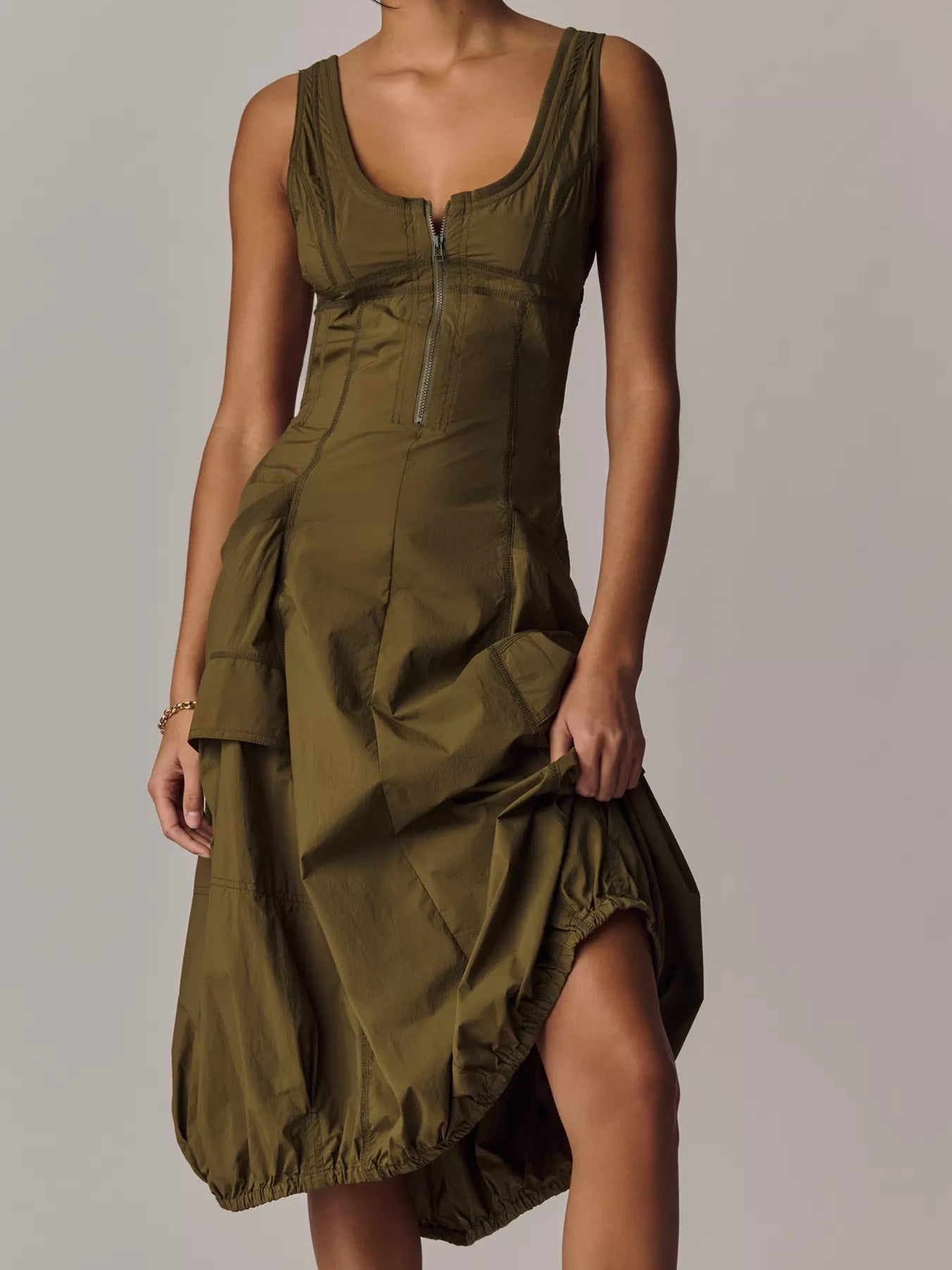 Sleeveless Backless Bud Dress