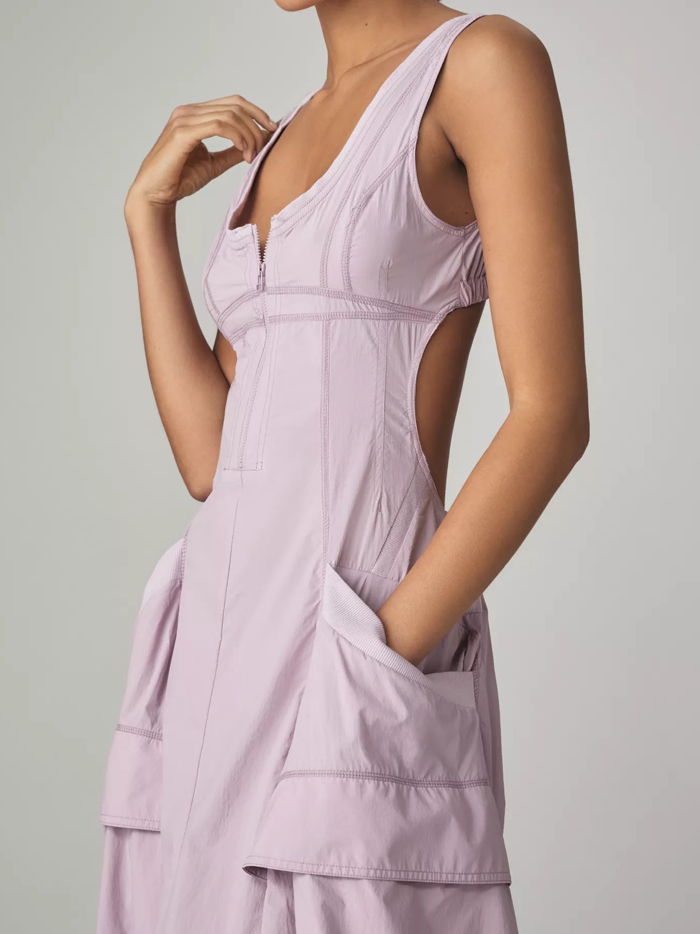 Sleeveless Backless Bud Dress