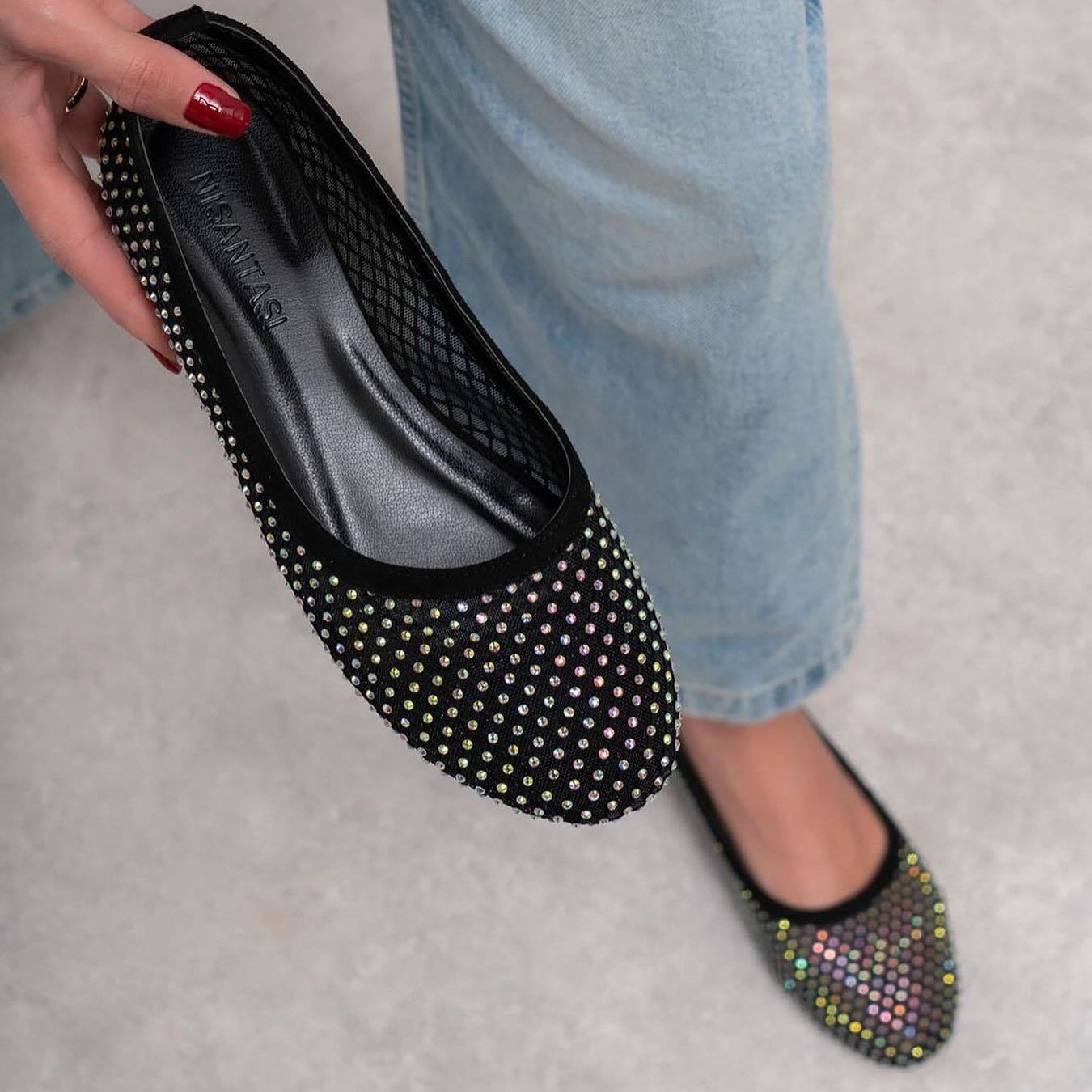 Dazzle Breathable Flat Shoes