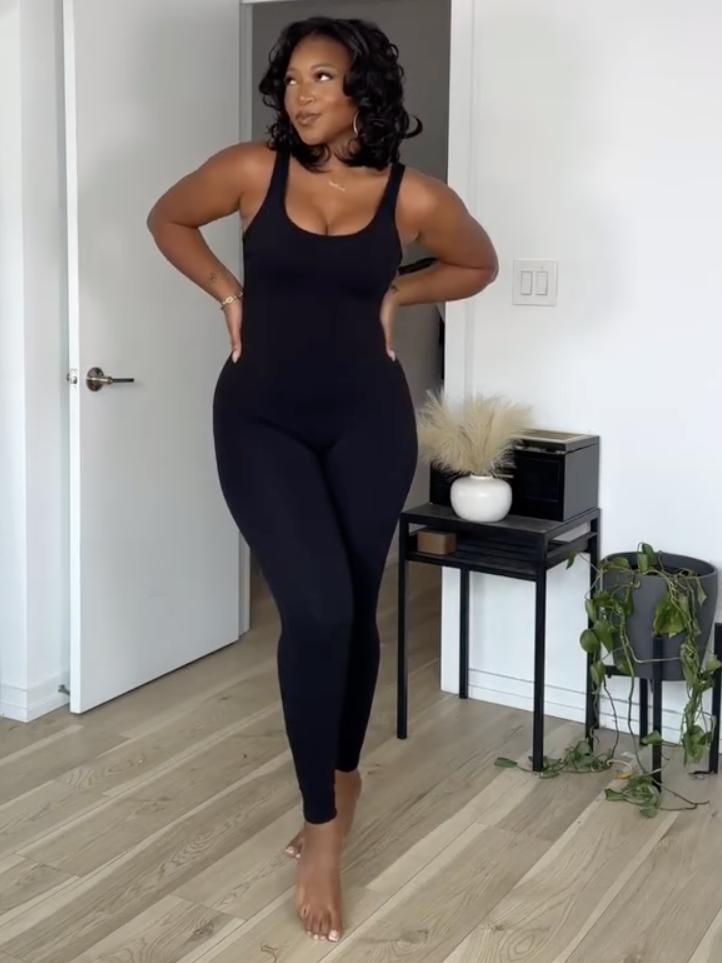 Sleeveless Sexy V Back Scrunch Butt Jumpsuits